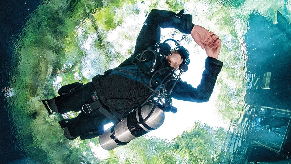 The Side Mount Diver